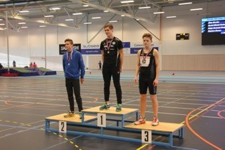Morten Endresen vant 200 meter i 15/16 års klassen på 23.60.